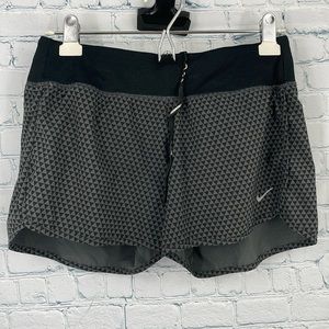 Nike dry-fit running hiking shorts workout with lining underneath size small